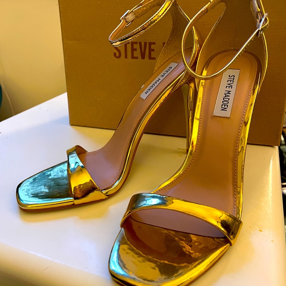Gold patent Stiletto ankle strap heels 8.5 Steve Madden NWB never worn!